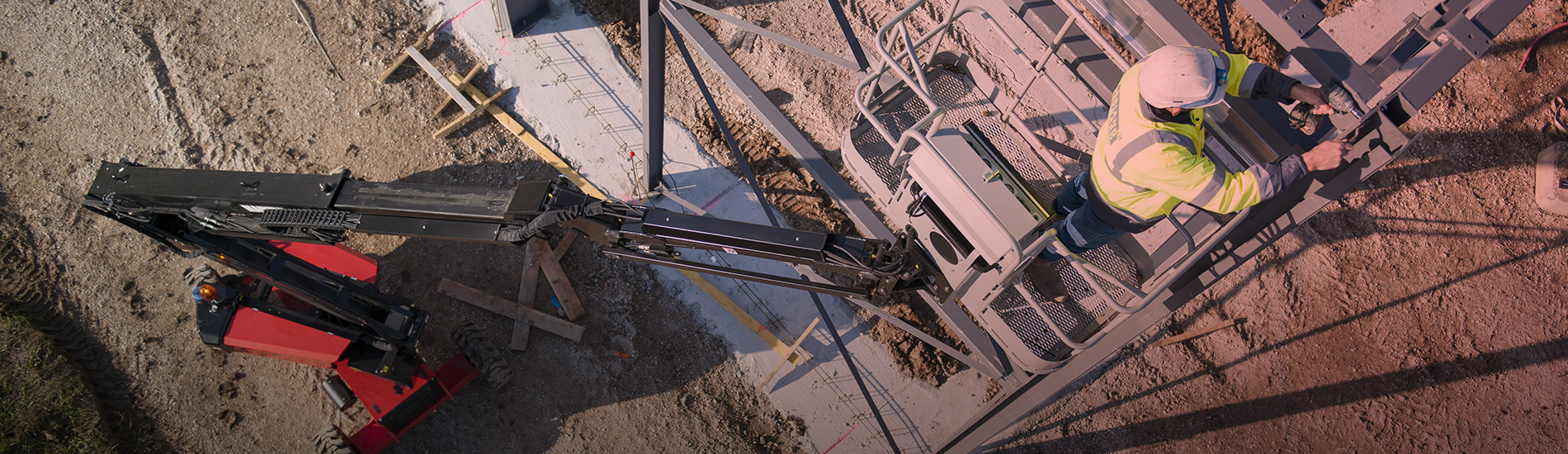 All terrain aerial work platform Man'go 12 - Manitou