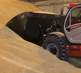Agricultural telehandlers