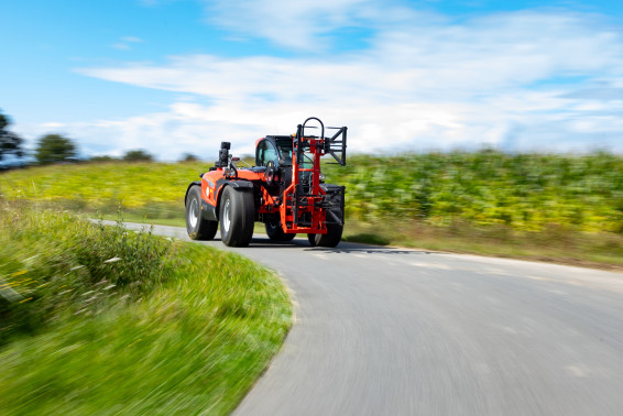 application_agriculture_telehandler_mlt_742_manitou