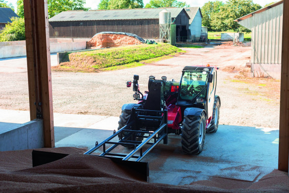 application_agriculture_telehandler_mlt_742_manitou