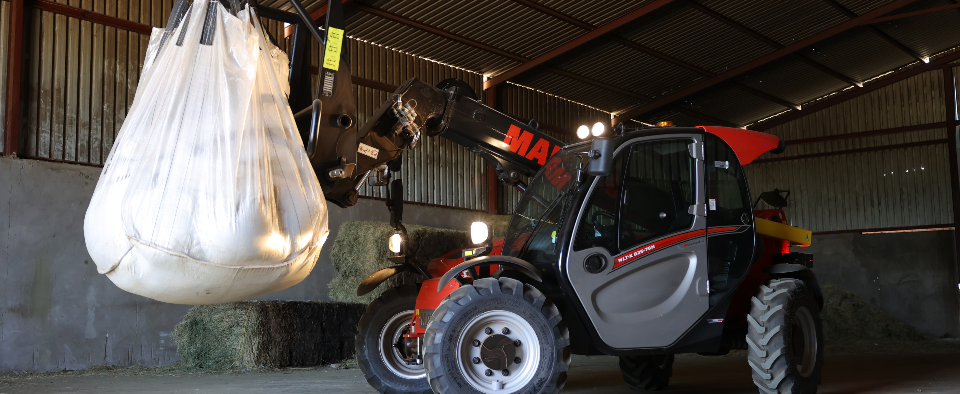 Telehandler with big bag handler