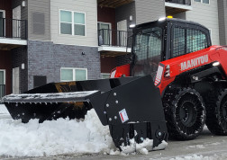 header manitou skid steer loader 2300V snow
