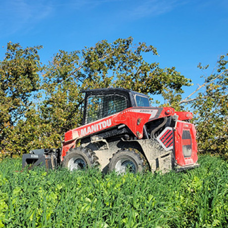 manitou.com Skid steer loader 2300 V field