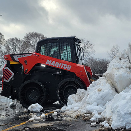 manitou.com Skid steer loader 2300 V snow