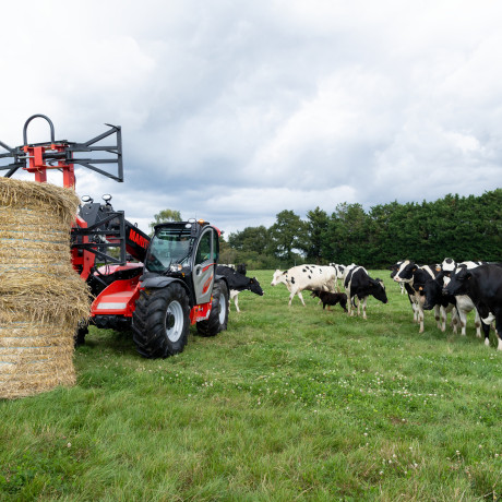 application_agriculture_telehandler_mlt_742_manitou