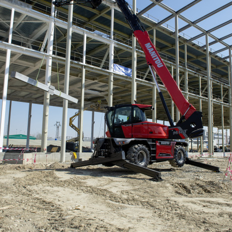 application_rotating_telehandler_mrt_2260_manitou_002