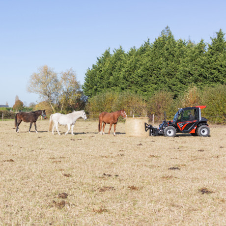 application_telehandler_ulm_415_h_equestrian_agriculture_manitou