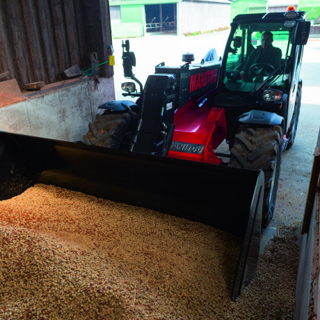 Agricultural bucket