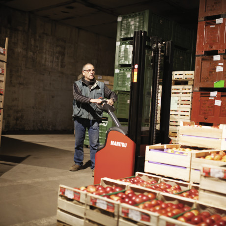 application_electric_stacker_es_4_manitou_002