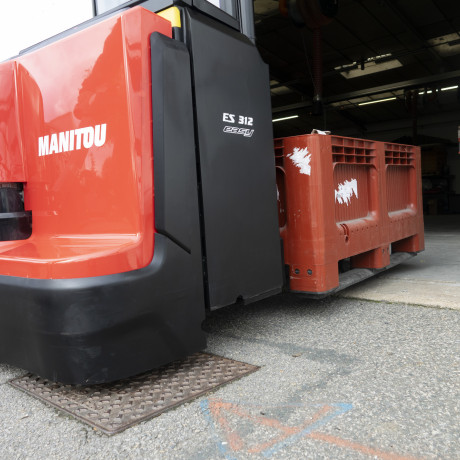 application_electrical_stacker_es_312_easy_manitou_035