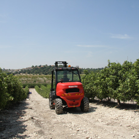 application_rough_terrain_forklift_mc_18_4_manitou_021.jpg