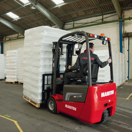 application electric forklift truck me manitou