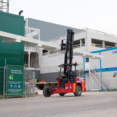 application truck mounted forklift tmm 25 4w manitou