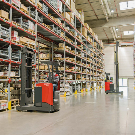 Application reach truck er 16 manitou